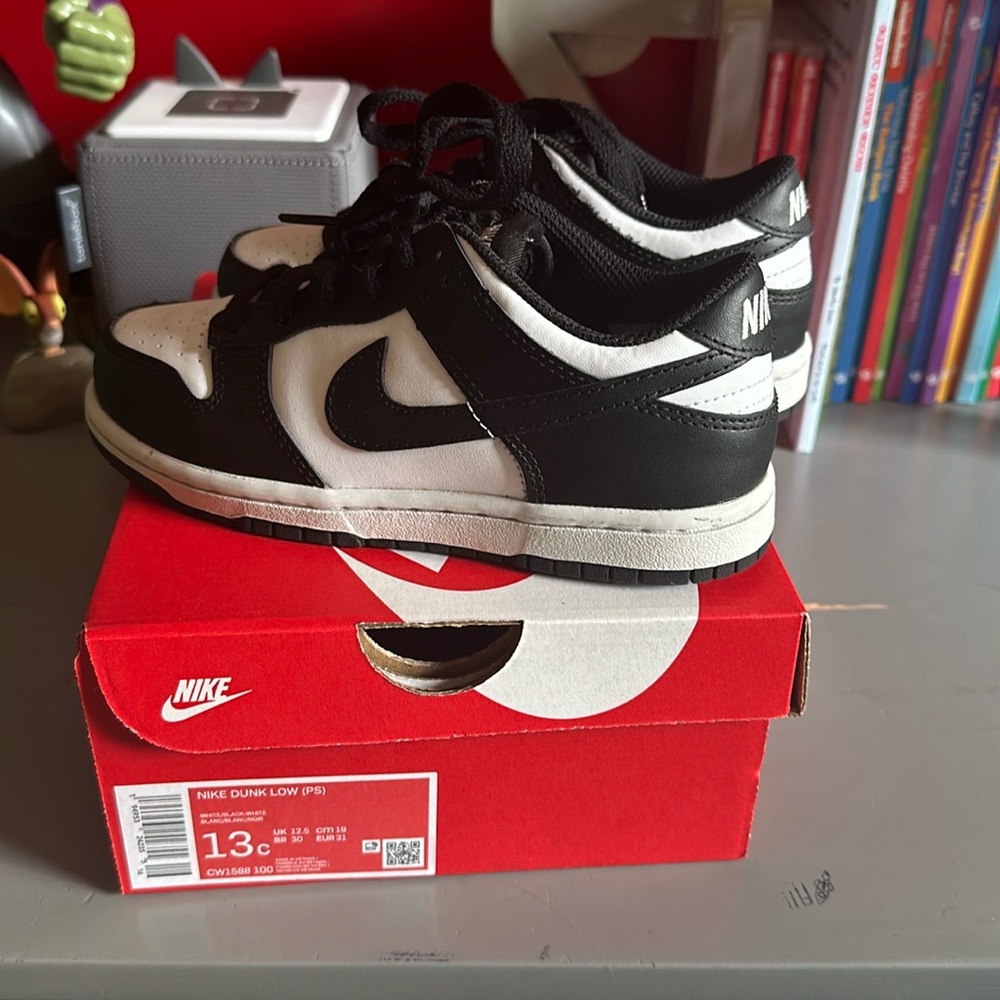 Boys Nike dunks, size 13c